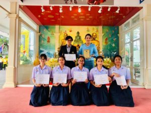Read more about the article นักเรียนที่ได้รับรางวัลชนะเลิศสวดมนต์หมู่ทำนองสรภัญญะ