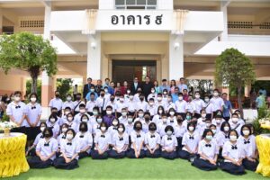 Read more about the article จัดพิธีทำบุญขึ้นอาคารเรียนใหม่ อาคาร  76 ปี