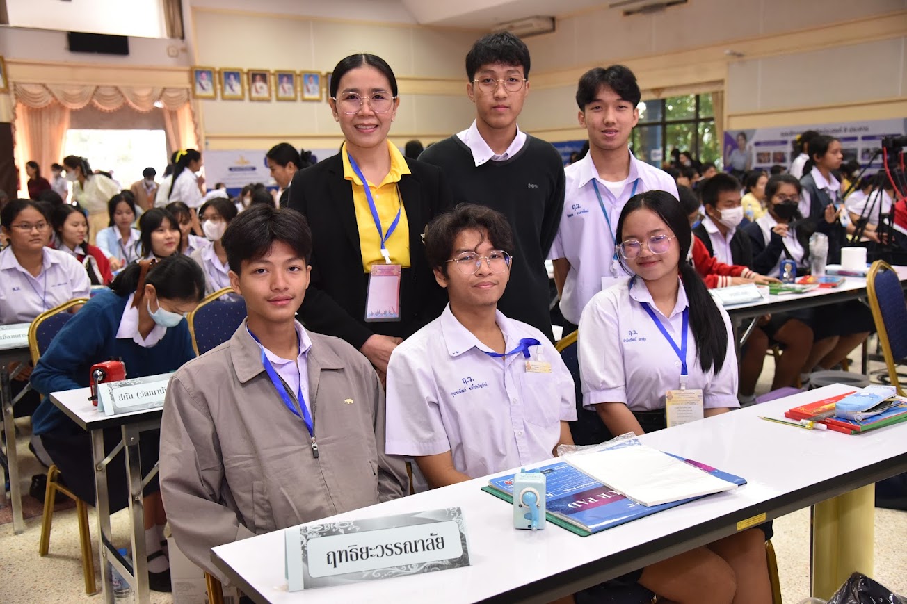 Read more about the article การแข่งขันส่งเสริมนิสัยรักการอ่าน ประเภทหนังสือเล่มเล็ก / ยุวบรรณารักษ์ ฯ
